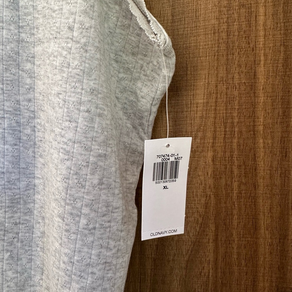 Old Navy Pointelle Cropped Tank Top - Picture 7 of 8